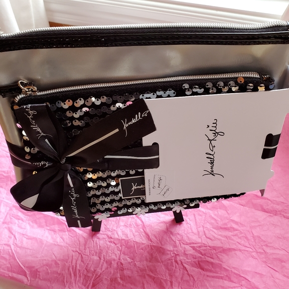 New 2 Pc Vanity Makeup Bags - Picture 3 of 3